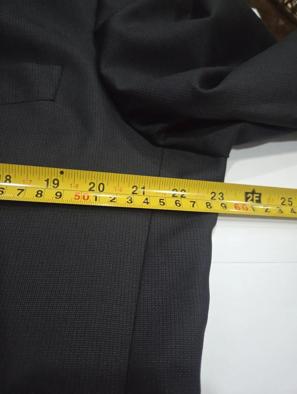 Hugo Boss Men's Dark Charcoal Three-Button Blazer Sz.42 R
